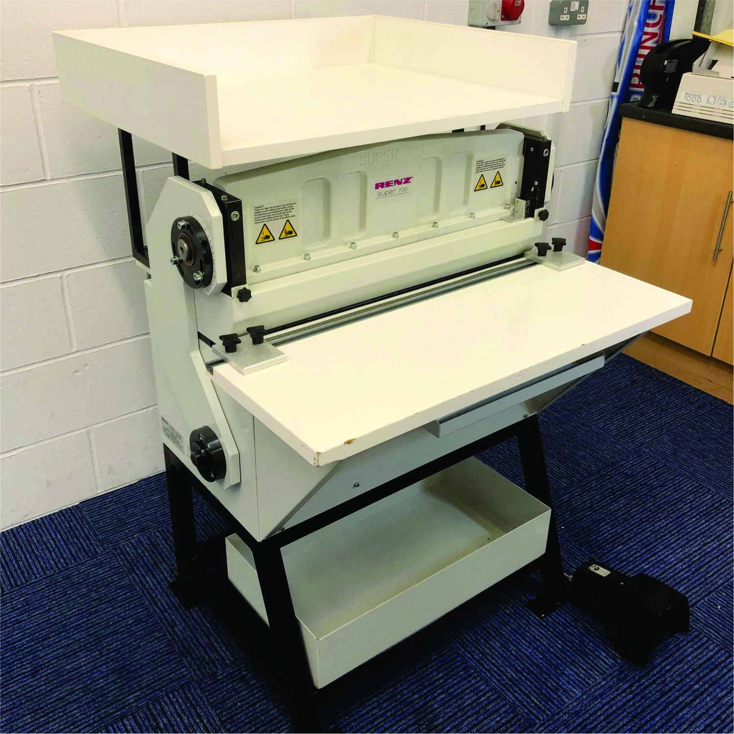 KALENDAR PUNCH RENZ SUPER 700